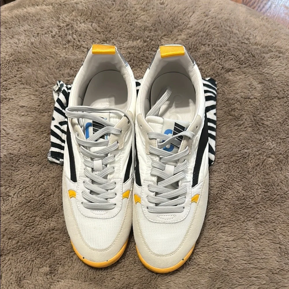 OnCept Women's Retro White Sneakers Free People  EUC - Picture 6 of 9